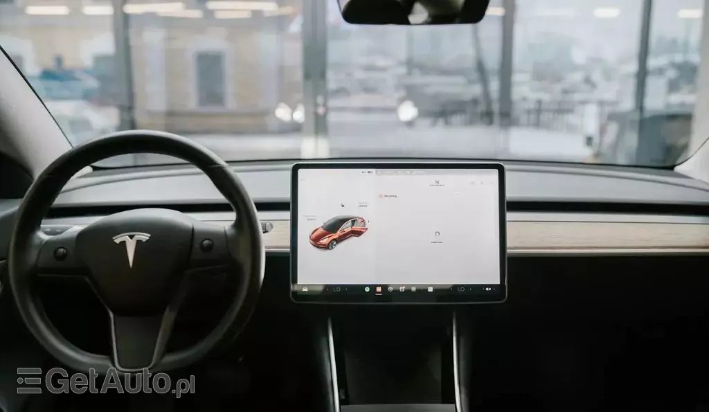 TESLA Model 3 