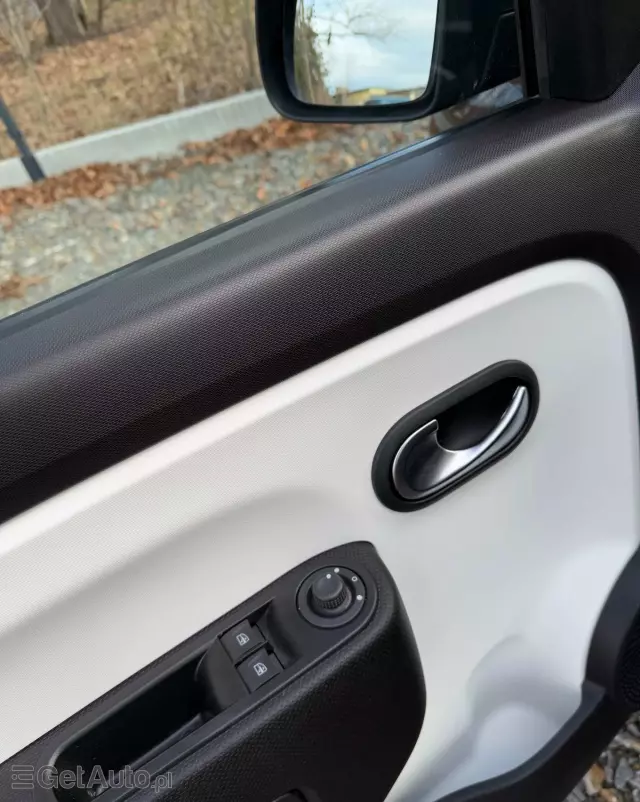 RENAULT Twingo SCe 65 LIMITED