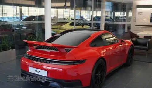 PORSCHE 911 