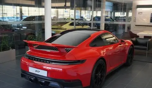 PORSCHE 911 