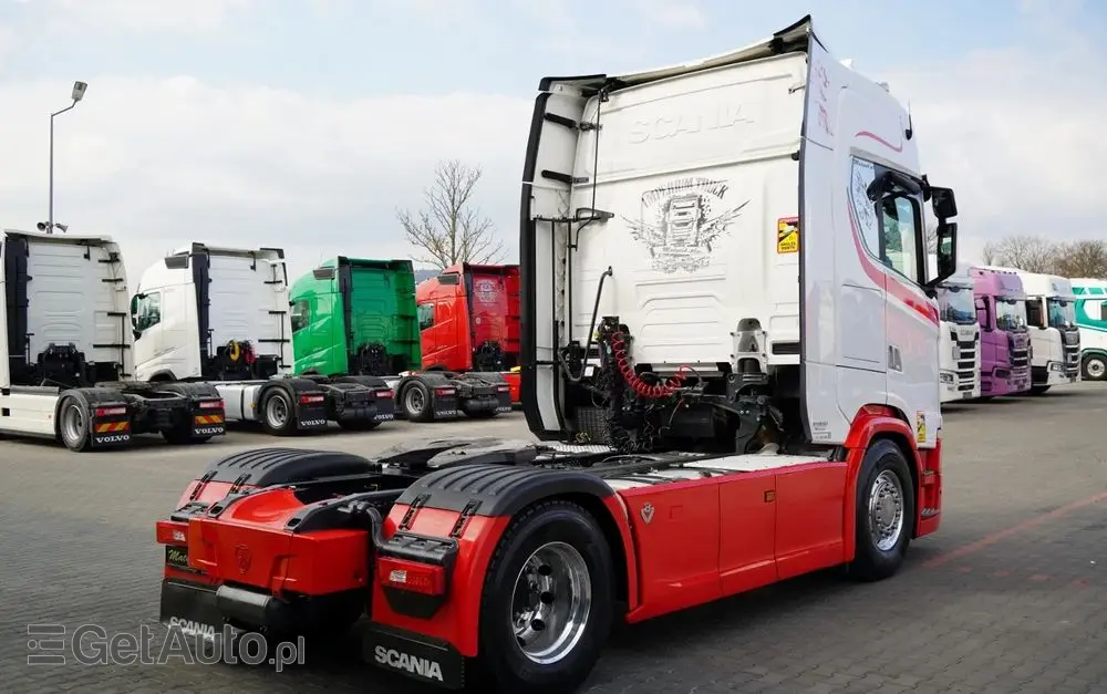 SCANIA S 580 / V8 / RETARDER / KLIMA POSTOJOWA / CAŁA NA PODUSZKACH / ALUFELGI  /  SKÓRY / OPONY 100% / 