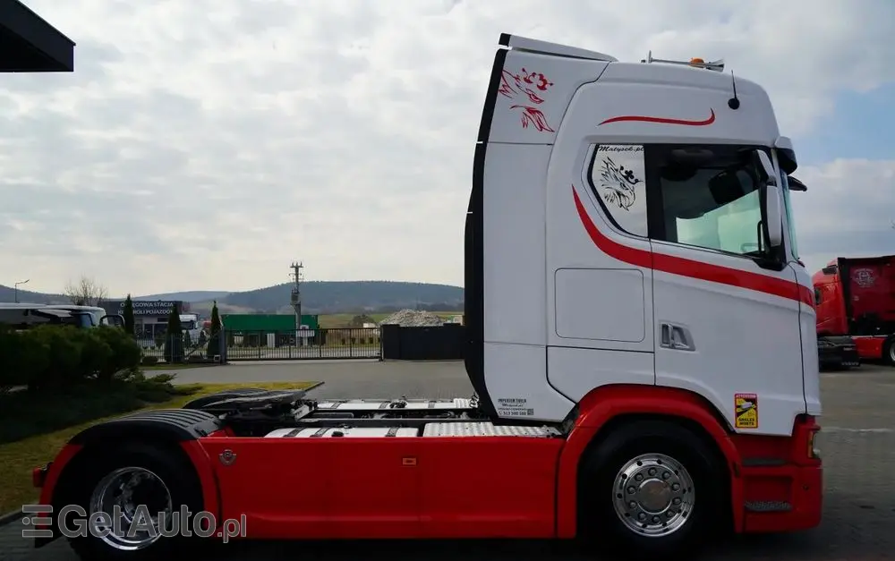 SCANIA S 580 / V8 / RETARDER / KLIMA POSTOJOWA / CAŁA NA PODUSZKACH / ALUFELGI  /  SKÓRY / OPONY 100% / 