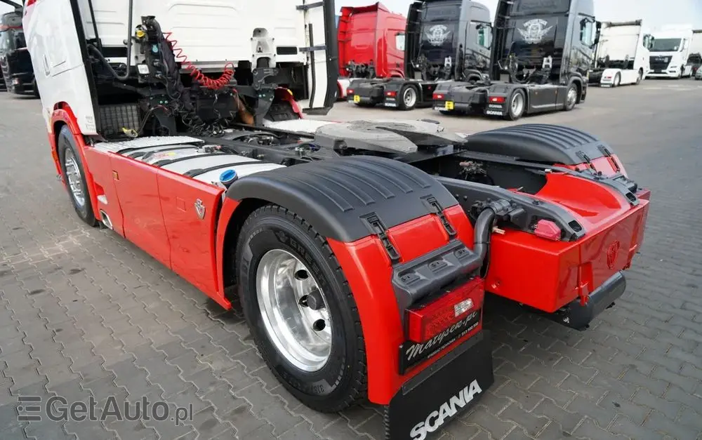 SCANIA S 580 / V8 / RETARDER / KLIMA POSTOJOWA / CAŁA NA PODUSZKACH / ALUFELGI  /  SKÓRY / OPONY 100% / 