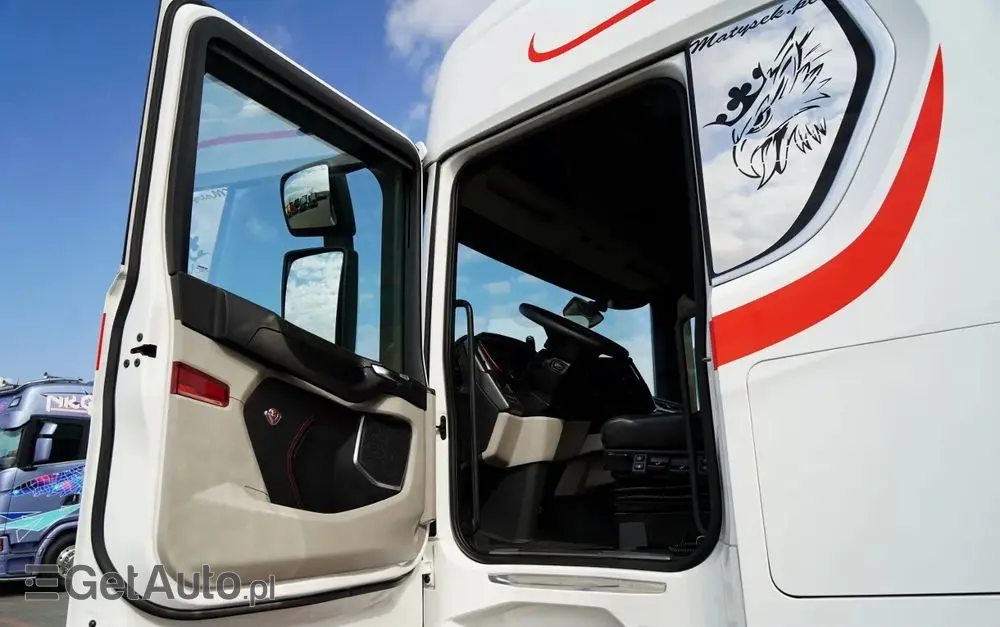 SCANIA S 580 / V8 / RETARDER / KLIMA POSTOJOWA / CAŁA NA PODUSZKACH / ALUFELGI  /  SKÓRY / OPONY 100% / 