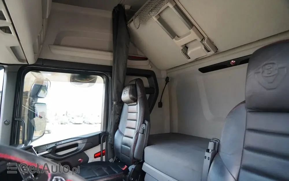 SCANIA S 580 / V8 / RETARDER / KLIMA POSTOJOWA / CAŁA NA PODUSZKACH / ALUFELGI  /  SKÓRY / OPONY 100% / 