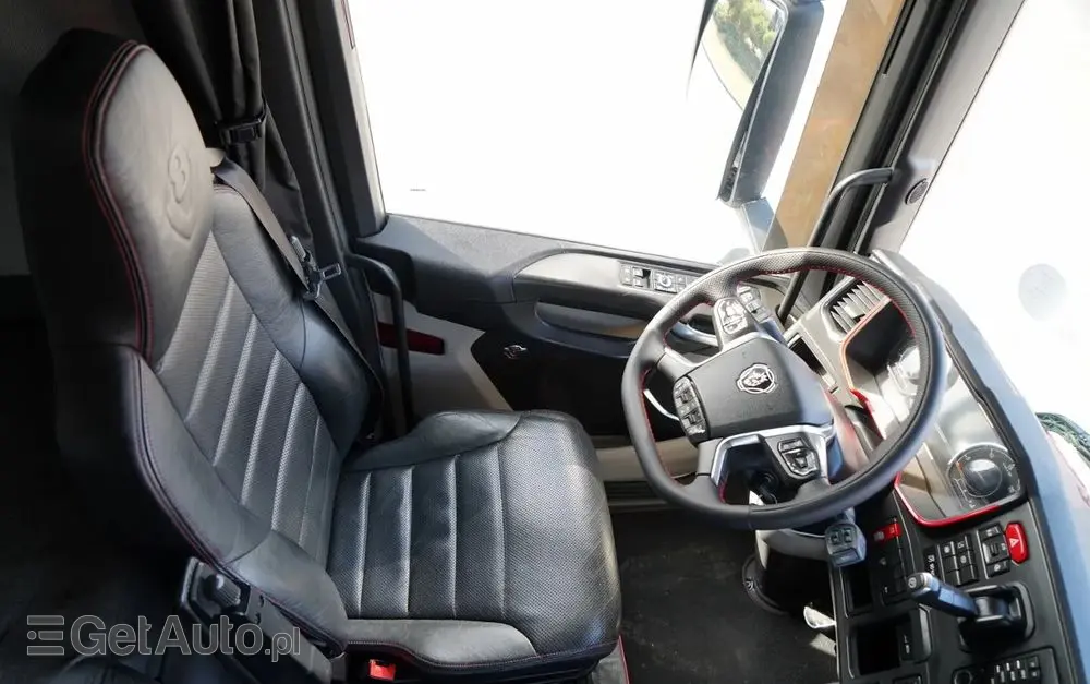 SCANIA S 580 / V8 / RETARDER / KLIMA POSTOJOWA / CAŁA NA PODUSZKACH / ALUFELGI  /  SKÓRY / OPONY 100% / 