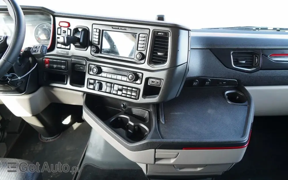 SCANIA S 580 / V8 / RETARDER / KLIMA POSTOJOWA / CAŁA NA PODUSZKACH / ALUFELGI  /  SKÓRY / OPONY 100% / 