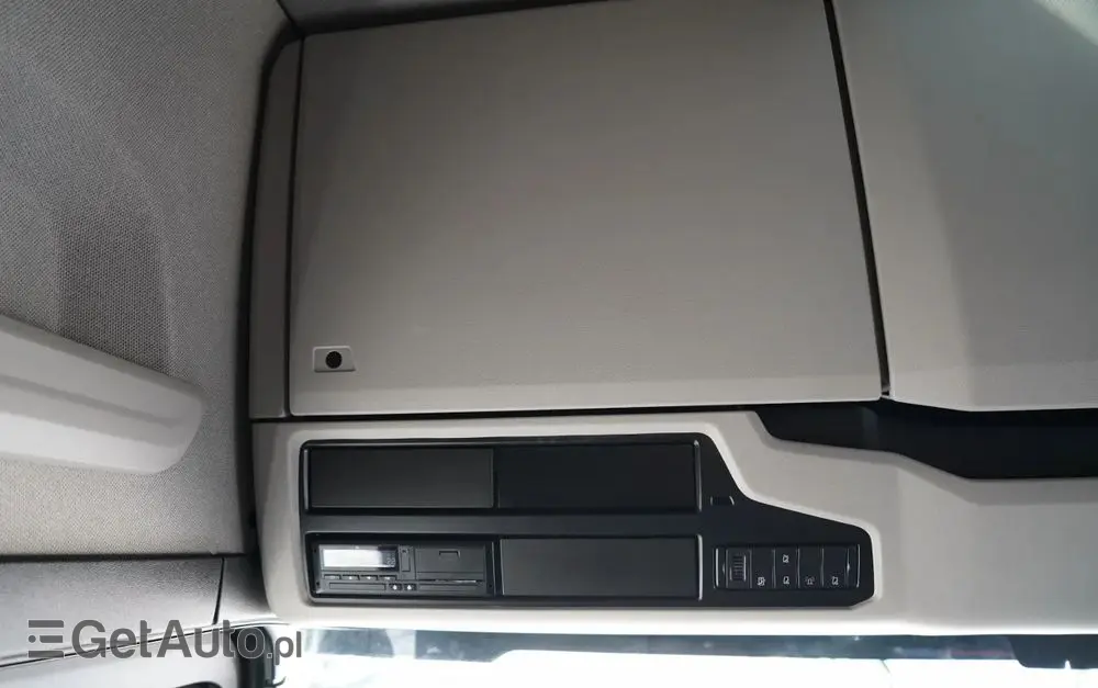 SCANIA S 580 / V8 / RETARDER / KLIMA POSTOJOWA / CAŁA NA PODUSZKACH / ALUFELGI  /  SKÓRY / OPONY 100% / 