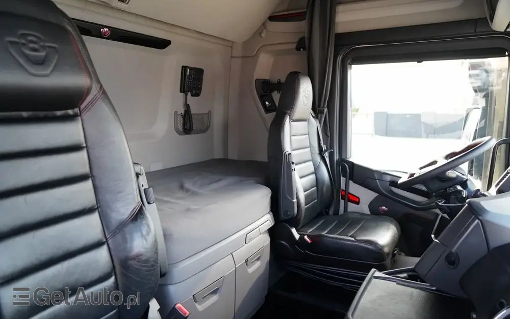 SCANIA S 580 / V8 / RETARDER / KLIMA POSTOJOWA / CAŁA NA PODUSZKACH / ALUFELGI  /  SKÓRY / OPONY 100% / 