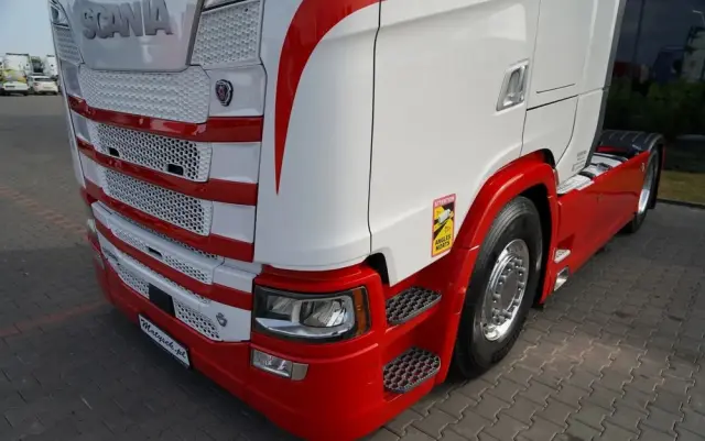 SCANIA S 580 / V8 / RETARDER / KLIMA POSTOJOWA / CAŁA NA PODUSZKACH / ALUFELGI  /  SKÓRY / OPONY 100% / 