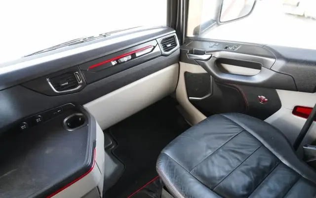 SCANIA S 580 / V8 / RETARDER / KLIMA POSTOJOWA / CAŁA NA PODUSZKACH / ALUFELGI  /  SKÓRY / OPONY 100% / 