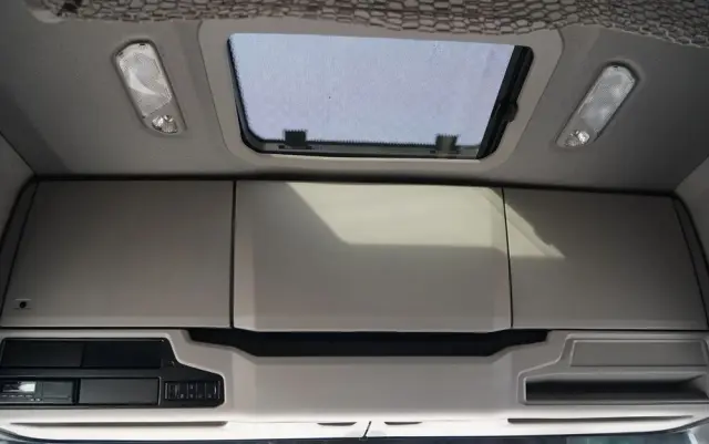 SCANIA S 580 / V8 / RETARDER / KLIMA POSTOJOWA / CAŁA NA PODUSZKACH / ALUFELGI  /  SKÓRY / OPONY 100% / 