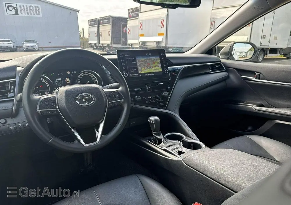 TOYOTA Camry 
