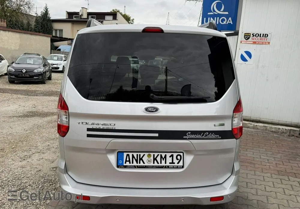 FORD Tourneo Courier 1.0 EcoBoost S&S Titanium