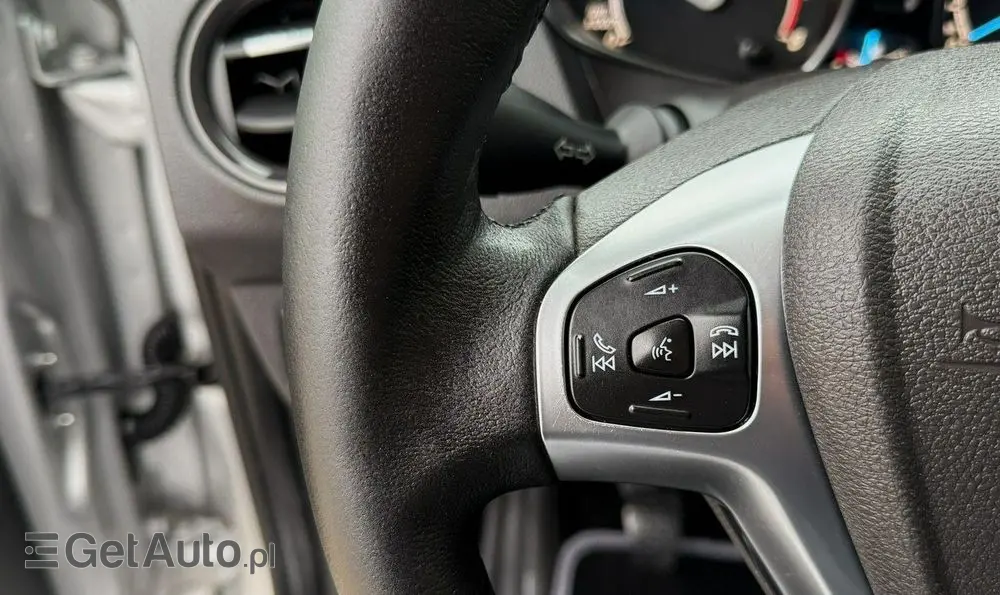 FORD Tourneo Courier 1.0 EcoBoost S&S Titanium