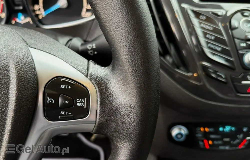 FORD Tourneo Courier 1.0 EcoBoost S&S Titanium