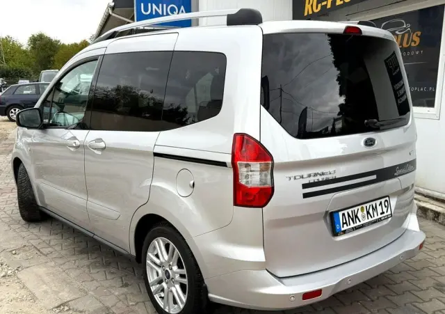 FORD Tourneo Courier 1.0 EcoBoost S&S Titanium