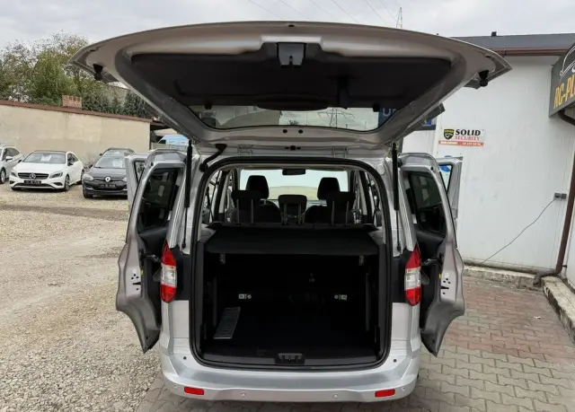 FORD Tourneo Courier 1.0 EcoBoost S&S Titanium