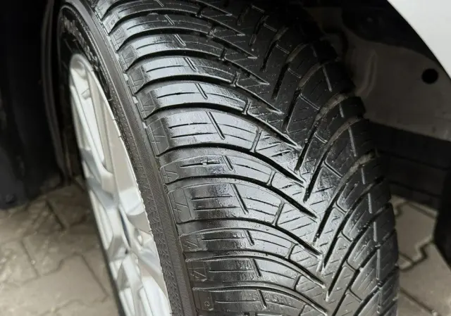 FORD Tourneo Courier 1.0 EcoBoost S&S Titanium