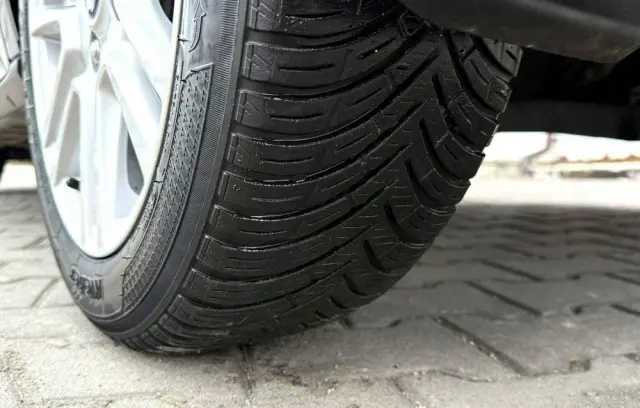 FORD Tourneo Courier 1.0 EcoBoost S&S Titanium