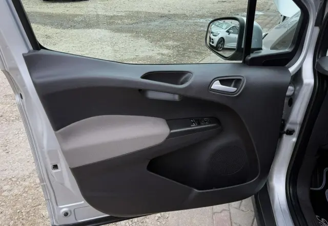 FORD Tourneo Courier 1.0 EcoBoost S&S Titanium