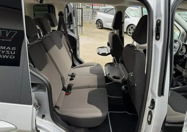 FORD Tourneo Courier 1.0 EcoBoost S&S Titanium