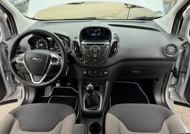 FORD Tourneo Courier 1.0 EcoBoost S&S Titanium