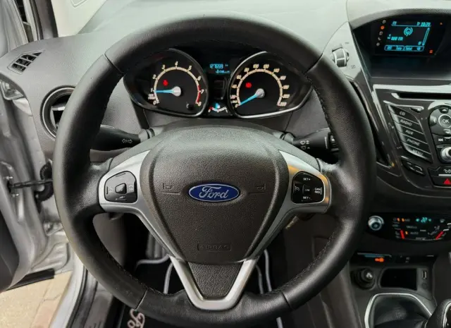 FORD Tourneo Courier 1.0 EcoBoost S&S Titanium