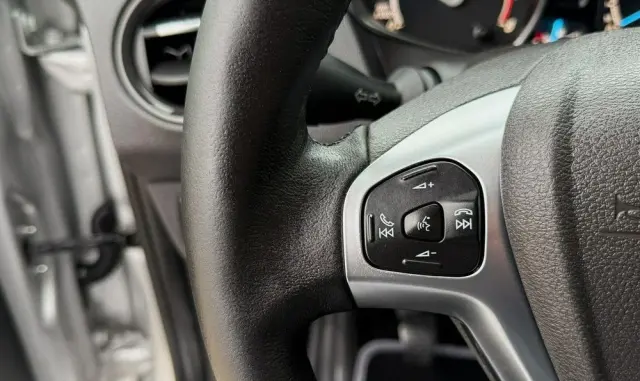 FORD Tourneo Courier 1.0 EcoBoost S&S Titanium