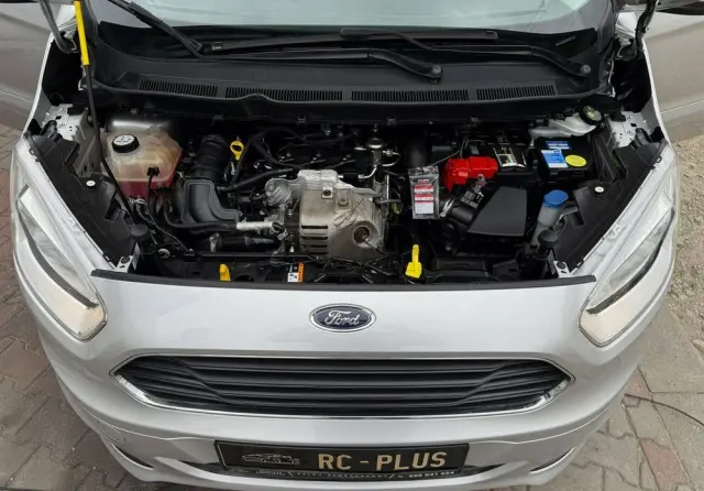 FORD Tourneo Courier 1.0 EcoBoost S&S Titanium