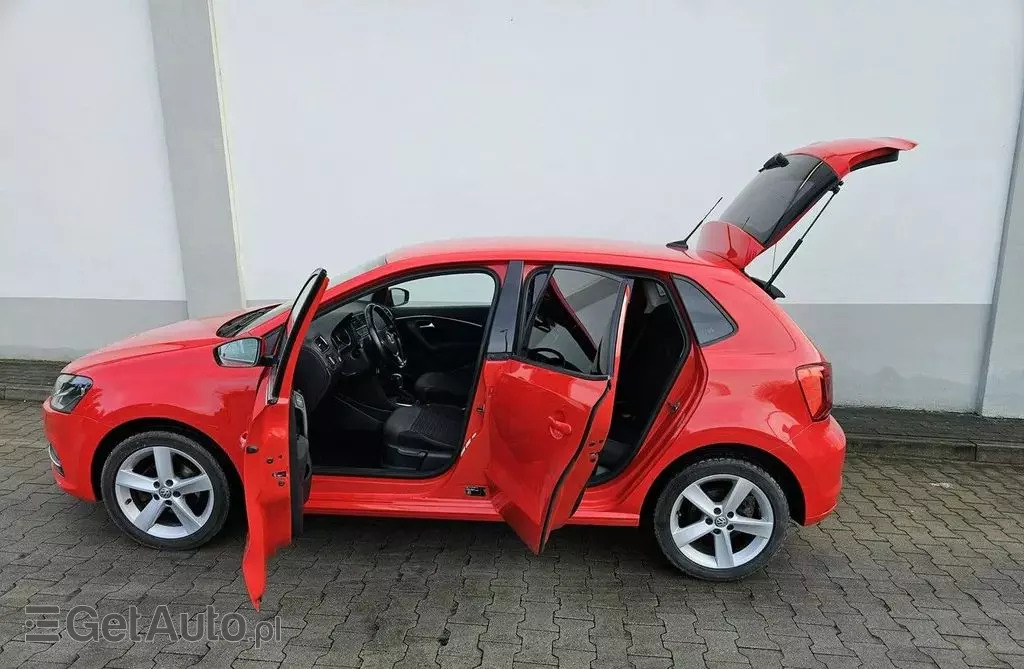 VOLKSWAGEN Polo 