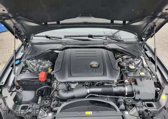 JAGUAR XF 2.0 i4D AWD R-Sport