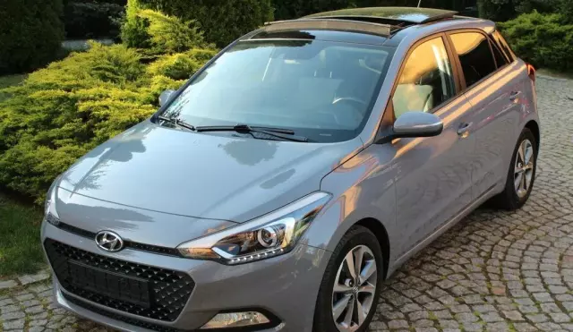 HYUNDAI I20 
