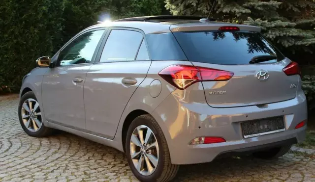 HYUNDAI I20 