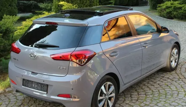 HYUNDAI I20 