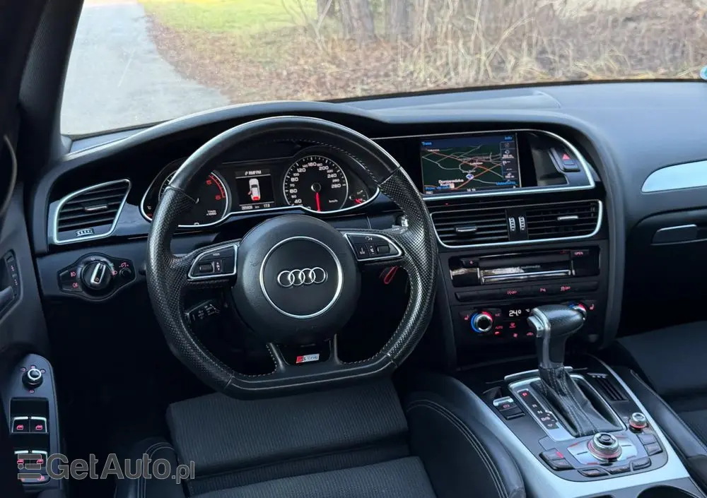 AUDI A4 Avant 2.0 TDI DPF quattro S tronic S line Sportpaket