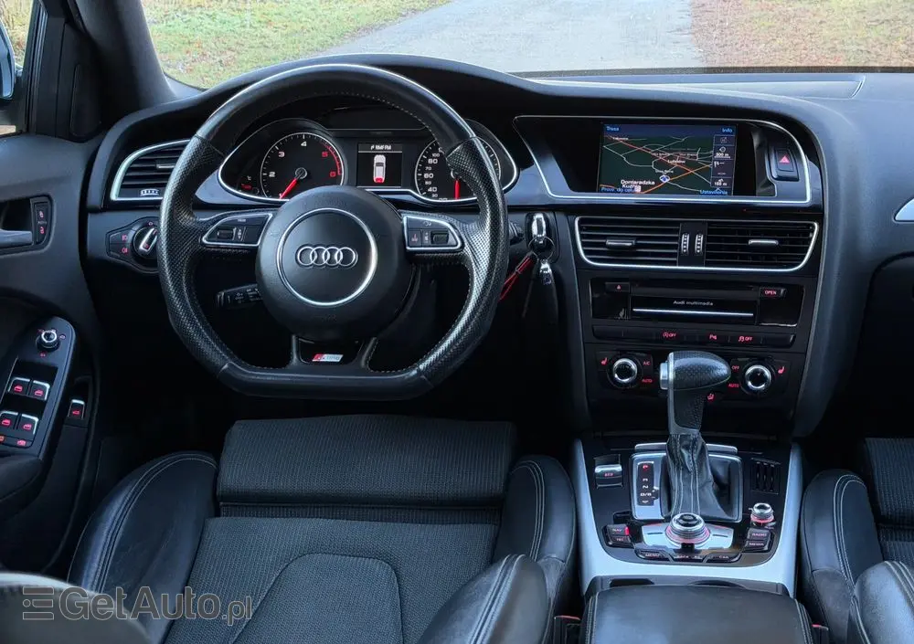 AUDI A4 Avant 2.0 TDI DPF quattro S tronic S line Sportpaket