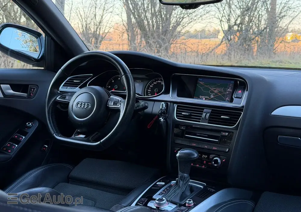 AUDI A4 Avant 2.0 TDI DPF quattro S tronic S line Sportpaket