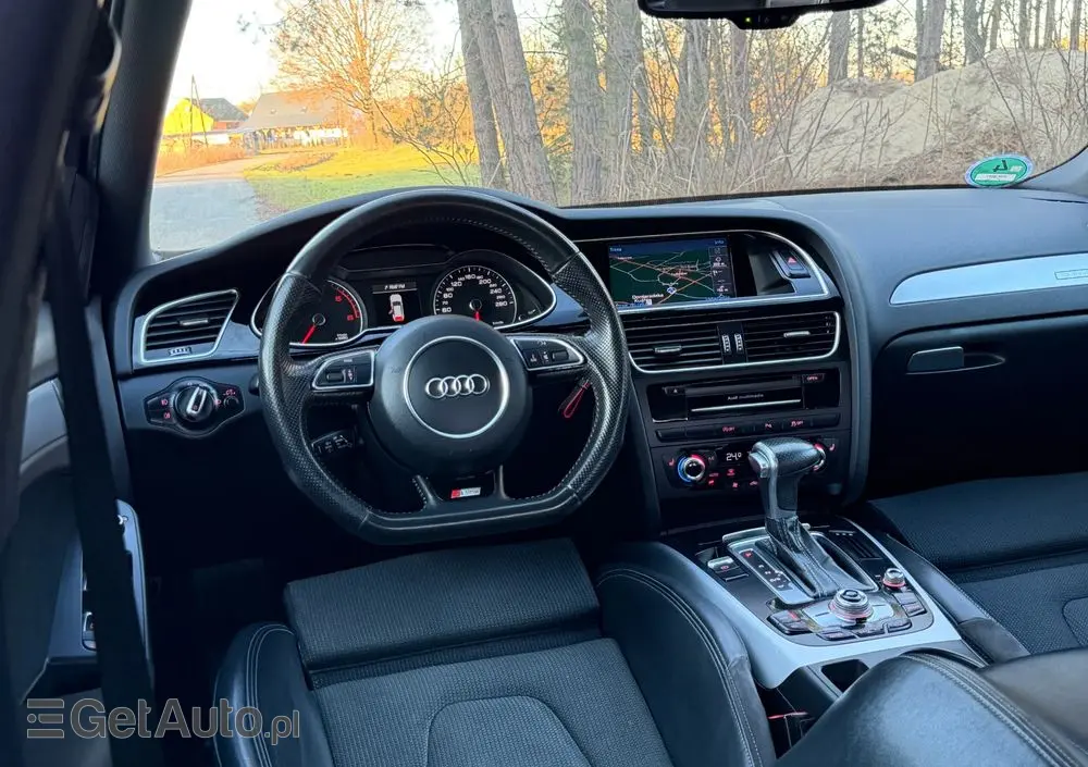 AUDI A4 Avant 2.0 TDI DPF quattro S tronic S line Sportpaket