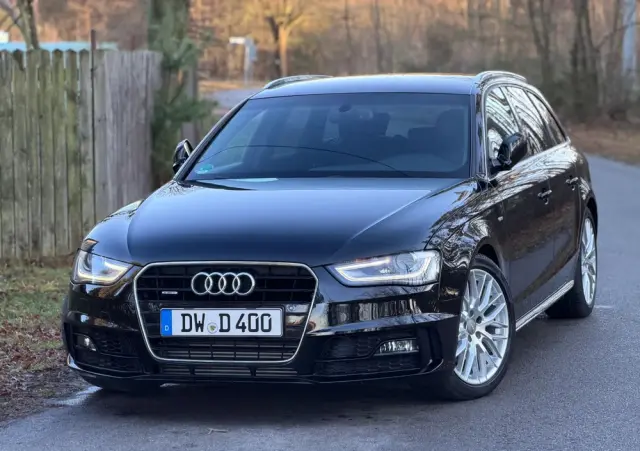 AUDI A4 Avant 2.0 TDI DPF quattro S tronic S line Sportpaket