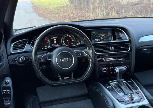 AUDI A4 Avant 2.0 TDI DPF quattro S tronic S line Sportpaket