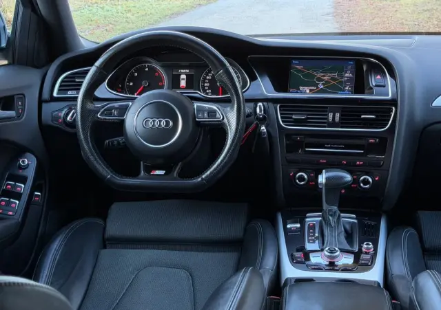 AUDI A4 Avant 2.0 TDI DPF quattro S tronic S line Sportpaket