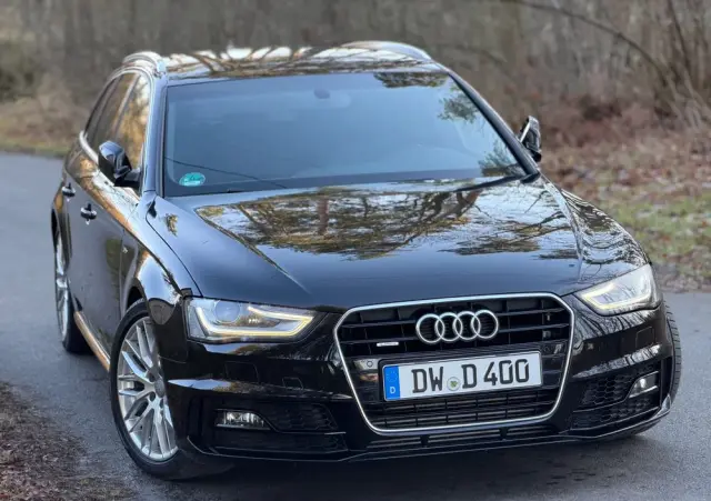 AUDI A4 Avant 2.0 TDI DPF quattro S tronic S line Sportpaket