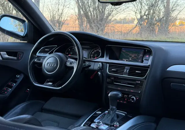 AUDI A4 Avant 2.0 TDI DPF quattro S tronic S line Sportpaket