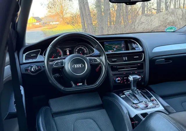 AUDI A4 Avant 2.0 TDI DPF quattro S tronic S line Sportpaket