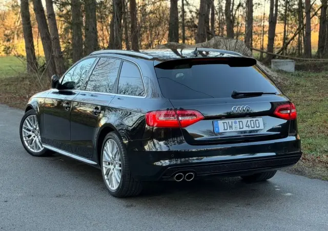 AUDI A4 Avant 2.0 TDI DPF quattro S tronic S line Sportpaket