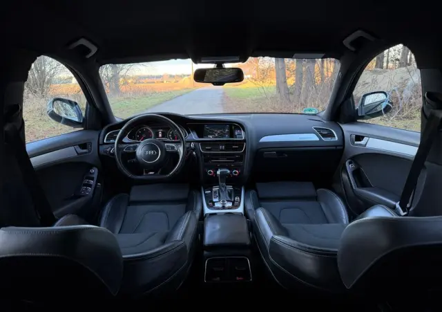 AUDI A4 Avant 2.0 TDI DPF quattro S tronic S line Sportpaket