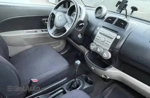 DAIHATSU Sirion 
