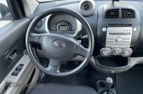 DAIHATSU Sirion 