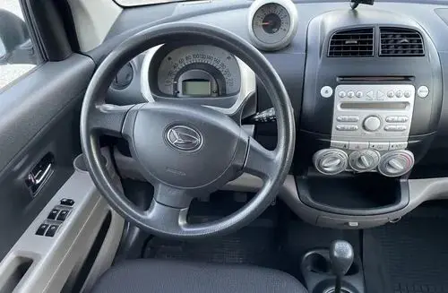 DAIHATSU Sirion 